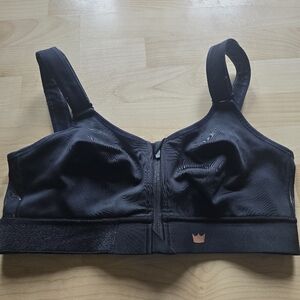 Shefit Flex Sports Bra in Black size 1Luxe